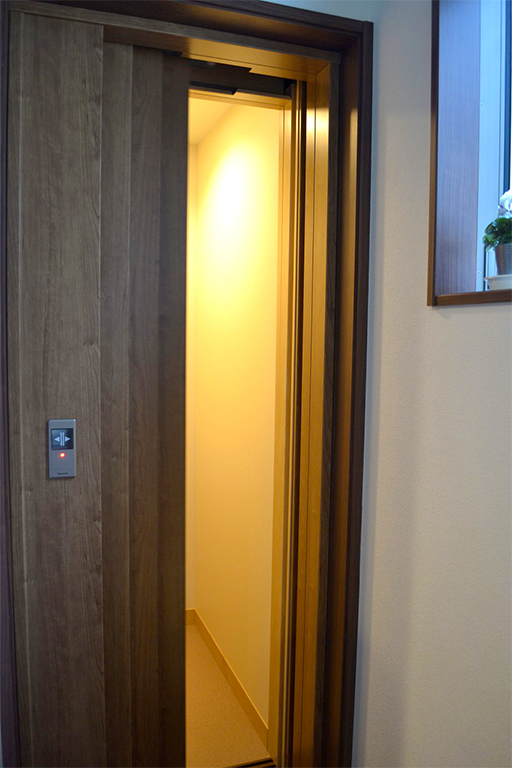 新宿で賃貸併用住宅。エレベーターがついたバリアフリーの新築戸建て